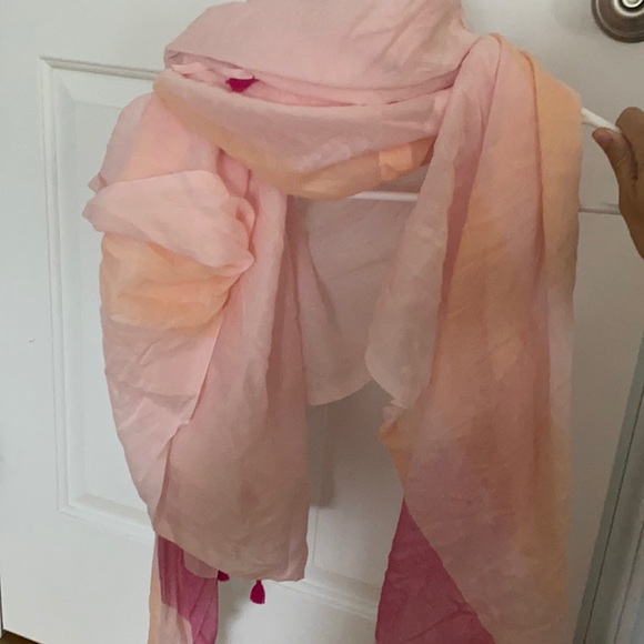 Scarf - Picture 1 of 3